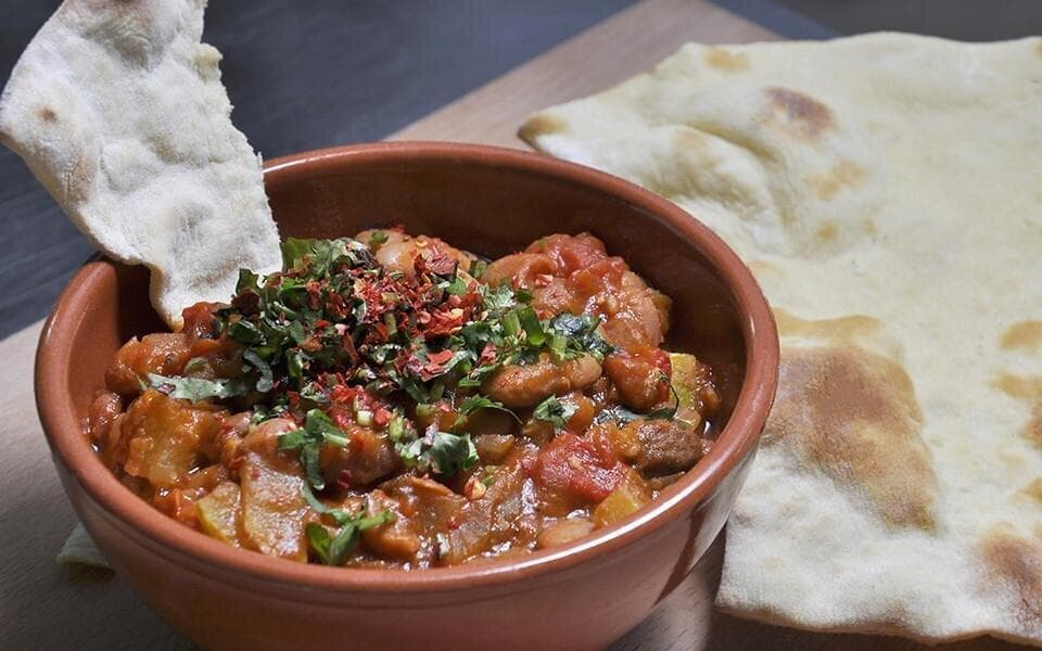 Fasting beans with tomato