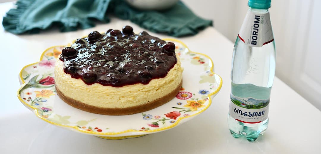 Cheesecake with blueberry confit