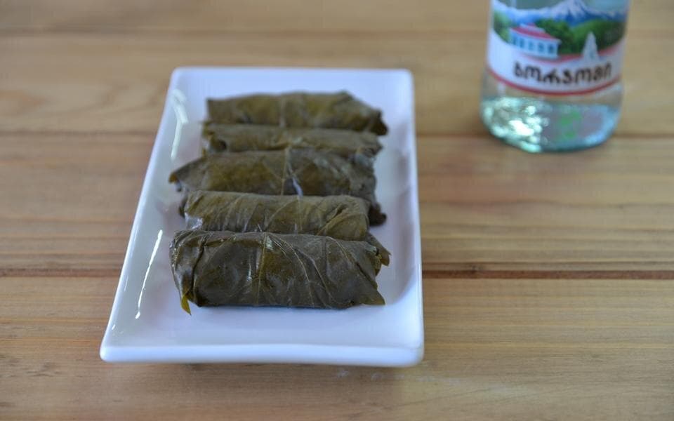 ტოლმა ვაზის ფოთოლში